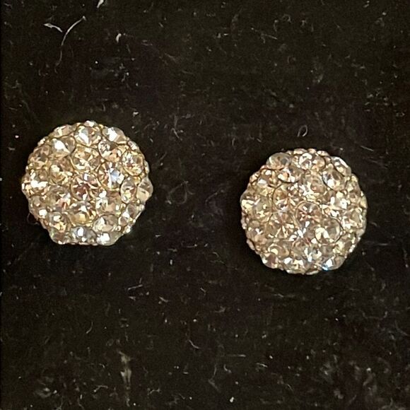 Vintage large-0.75” x 0.5”-sterling silver domed Austrian crystal stud earrings - Picture 1 of 13